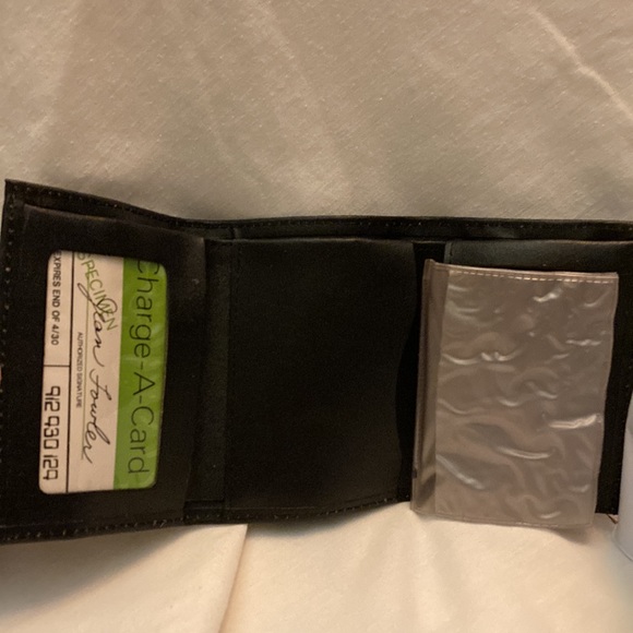 12 Way Leather Belt and Wallet Set - Picture 5 of 6